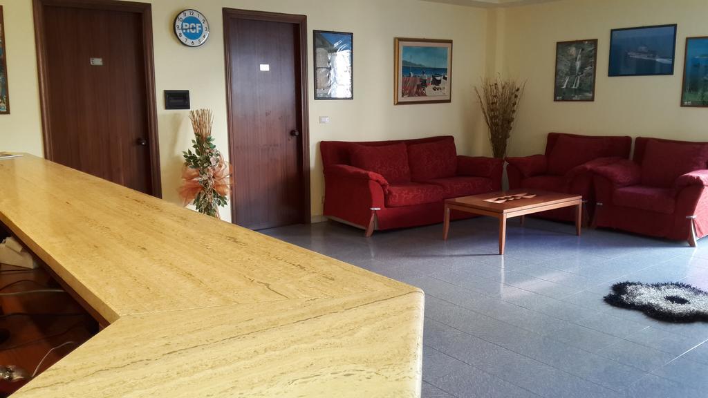 Albergo Boccaccio Villa San Giovanni Buitenkant foto