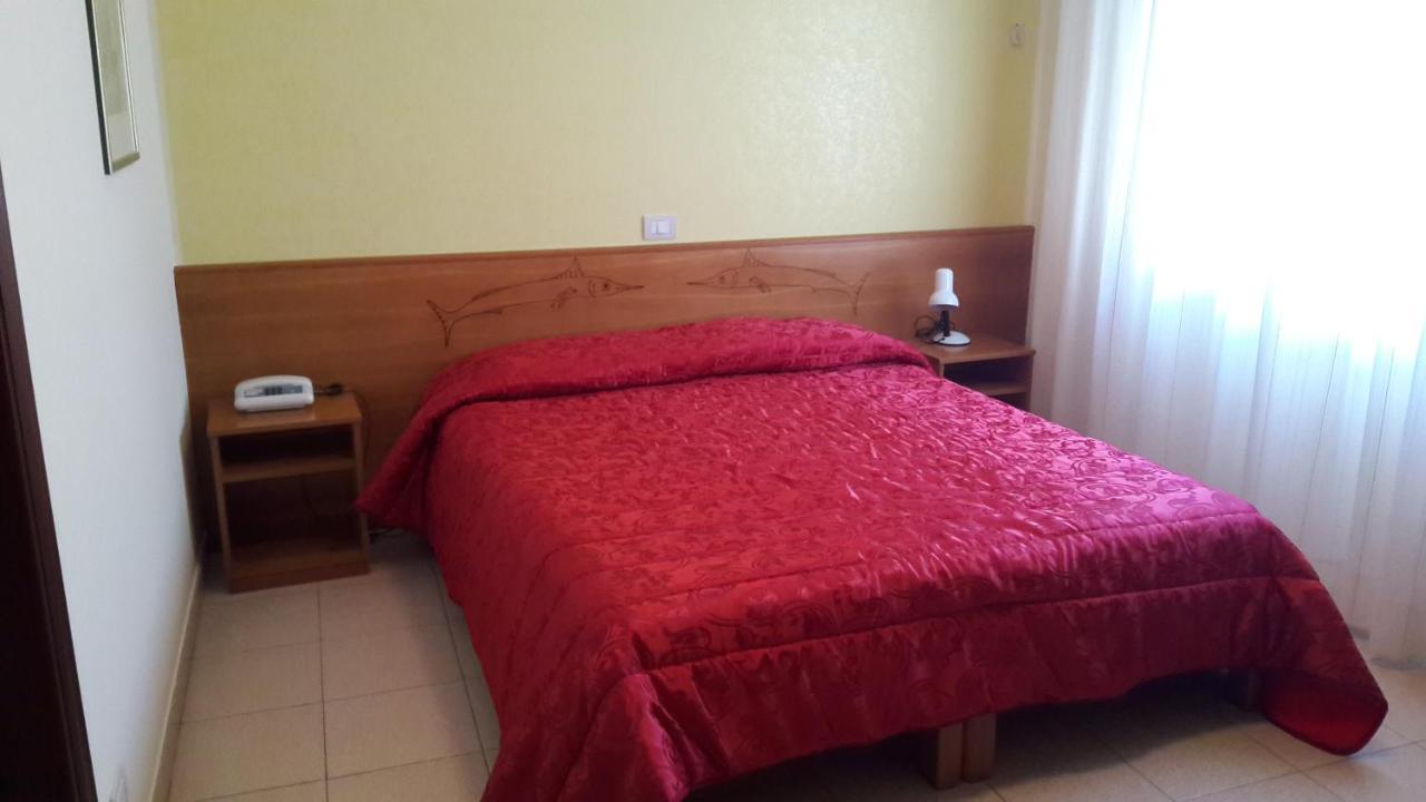 Albergo Boccaccio Villa San Giovanni Buitenkant foto